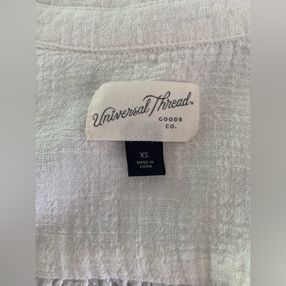 Universal Thread White Button-Up Top Size XS - Picture 4 of 5